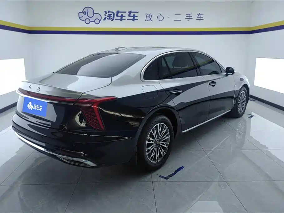 Hongqi H5 1.5 T DCT Connected Flagship Charm