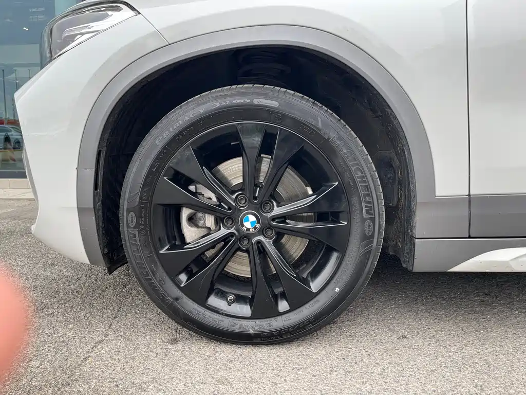 BMW X2 sDrive25 i M Offroad Package