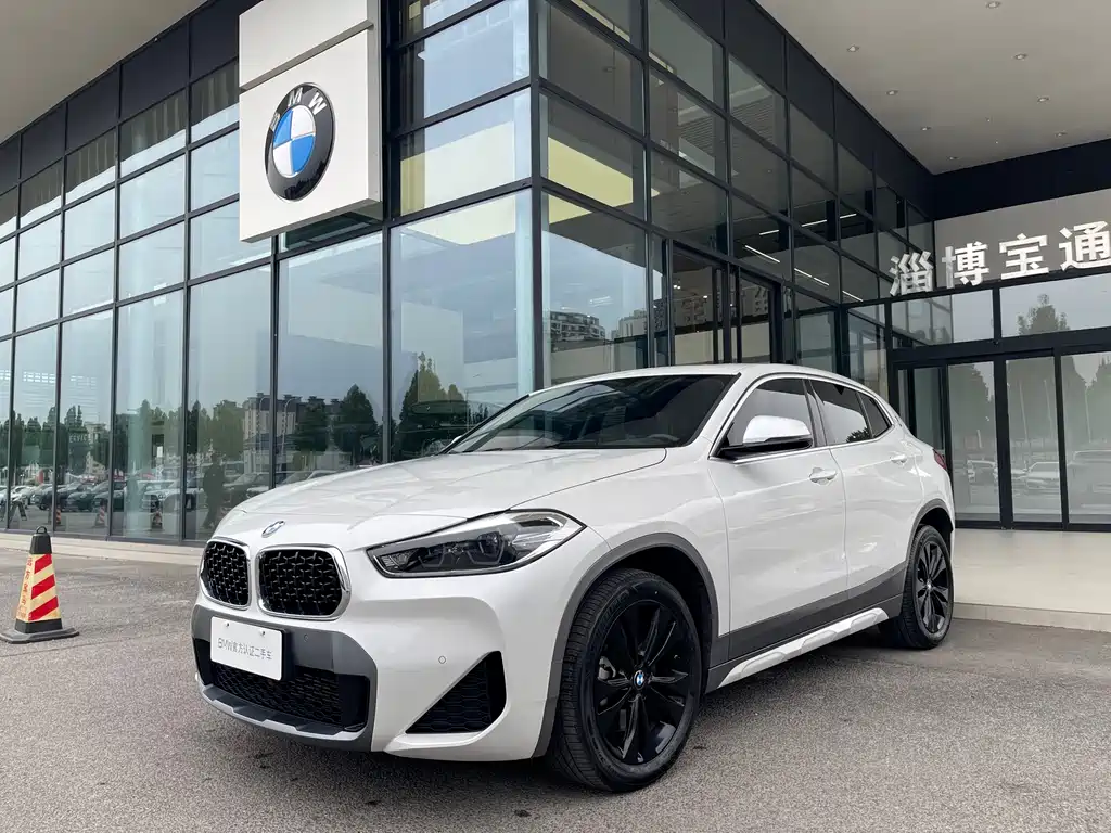 BMW X2 sDrive25 i M Offroad Package