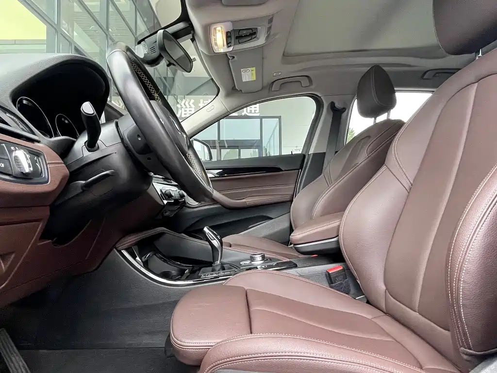 BMW X2 sDrive25 i M Offroad Package