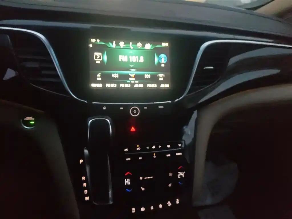 Buick GL8 ES 28 T Luxury CN-V