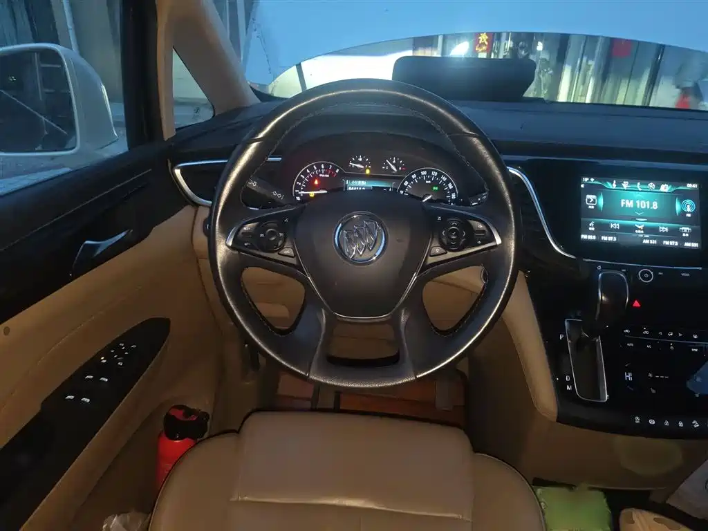Buick GL8 ES 28 T Luxury CN-V