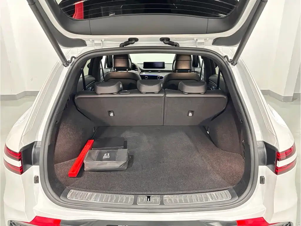 Genesis GV70 捷尼赛思GV70 2023款 2.5 T 两驱豪华版