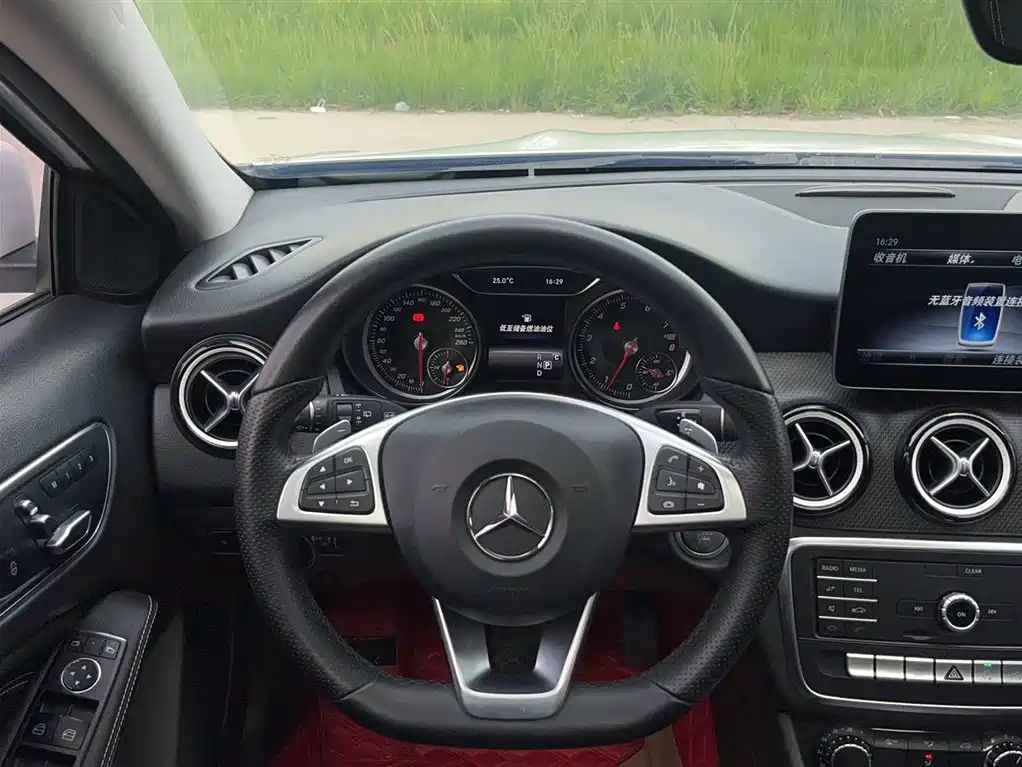 Mercedes-Benz GLA GLA 200 Dynamic