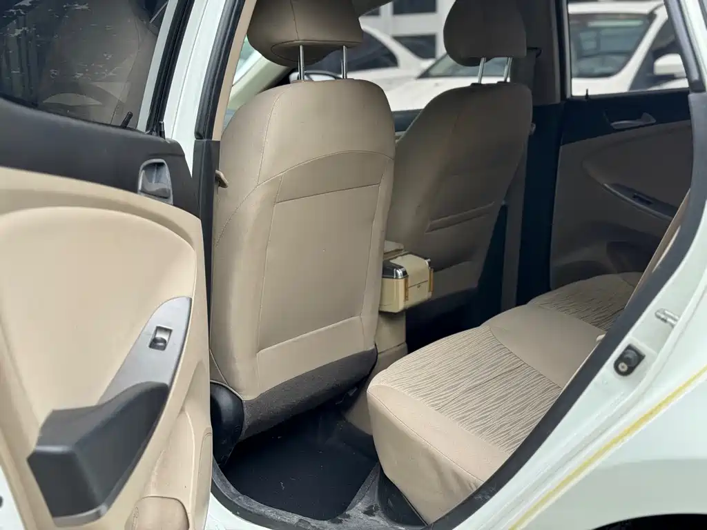 Accent 1.4 L Manual Intelligent GLS