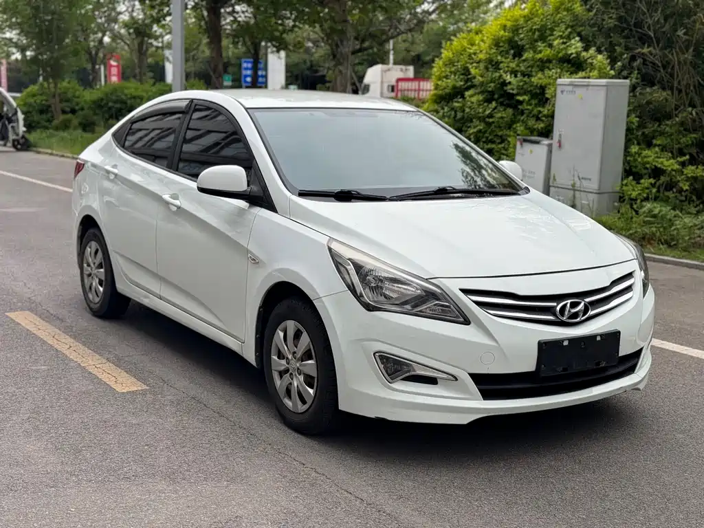 Accent 1.4 L Manual Intelligent GLS