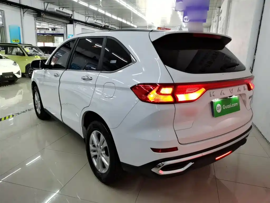Haval M6 PLUS 1.5 T DCT Elite Connected
