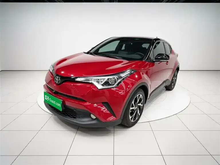 Toyota C-HR 2.0 L Leading