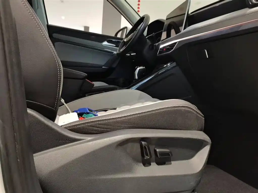 Tayron 300 TSI 2 WD Luxury Plus Advanced