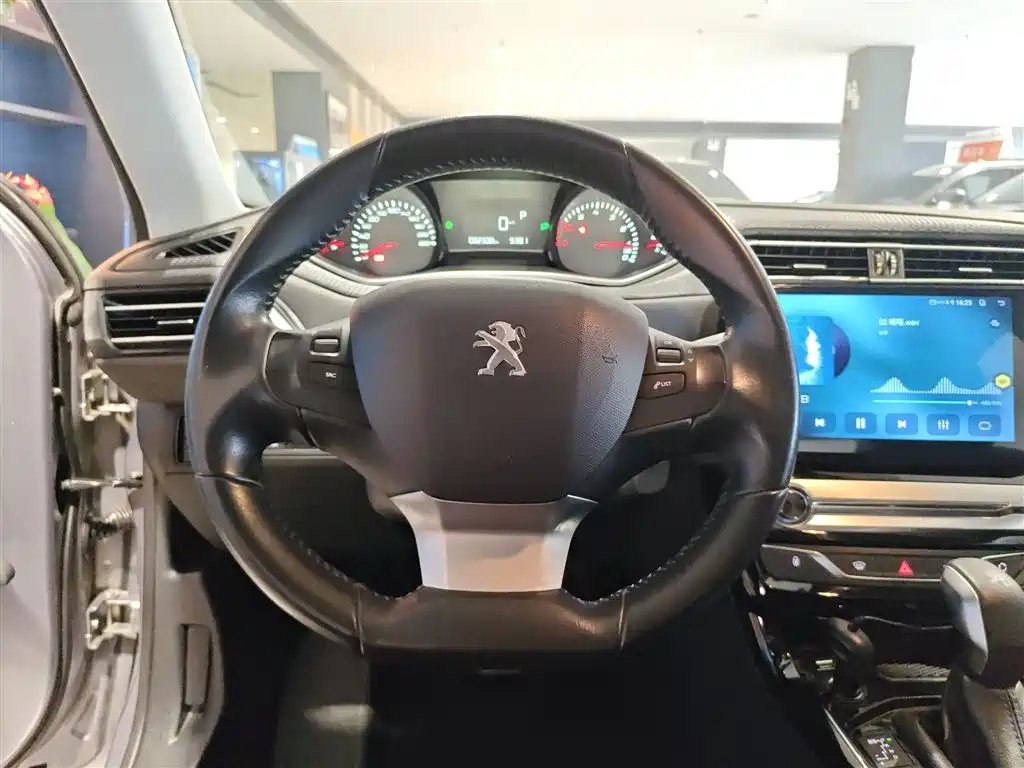Peugeot 308 1.6 L Auto Luxury