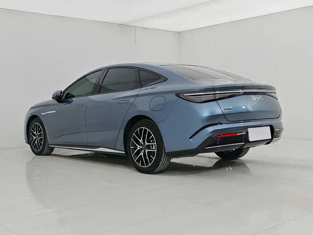 Seal Glory DM-i 1.5 L 121 km Luxury