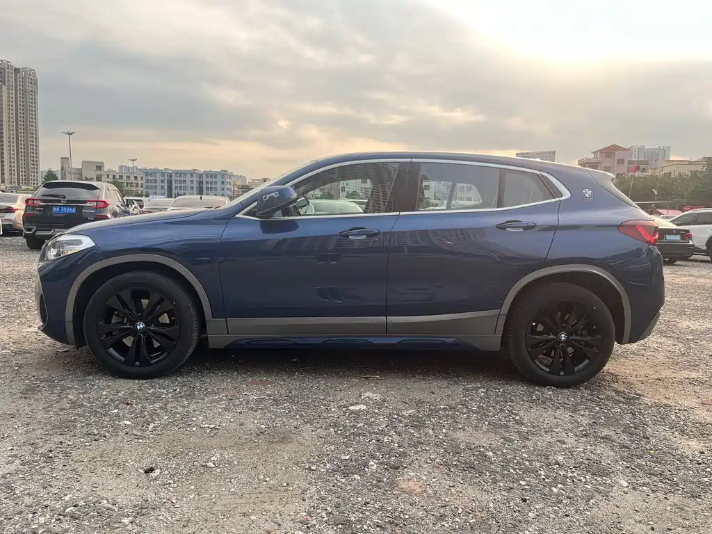 BMW X2 sDrive25 i Leading M Sport Package