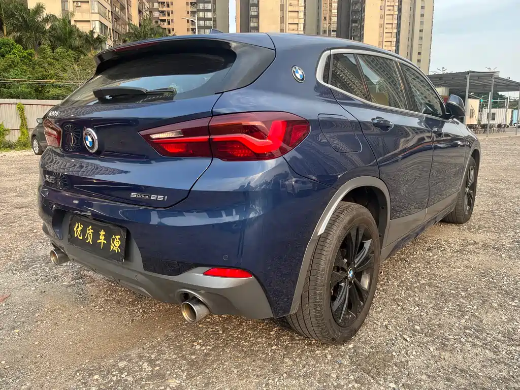BMW X2 sDrive25 i Leading M Sport Package