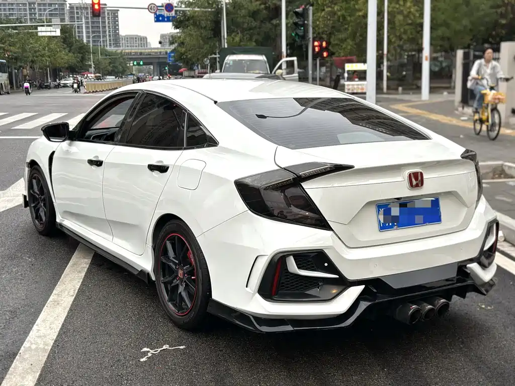 Civic 220 TURBO CVT Honor Shine