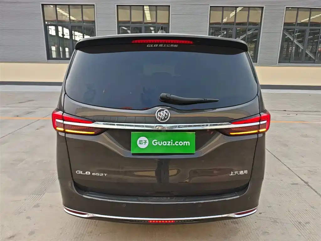 Buick GL8 Land Official Cabin 652 T Luxury