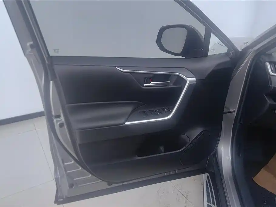 RAV4 2.0 L CVT 2 WD Style
