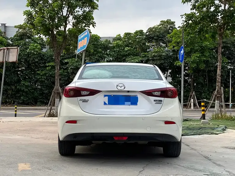 Mazda 3 Axela Sedan 1.5 L Manual Comfort