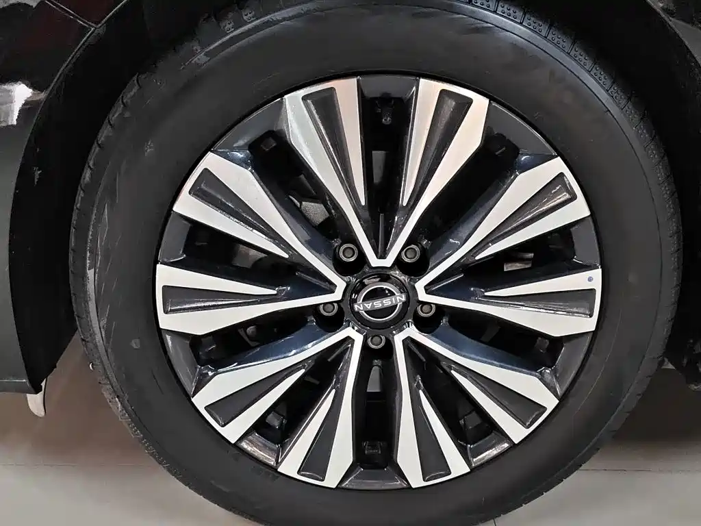 Teana 天籁 2025款 2.0 L SV 黑金版