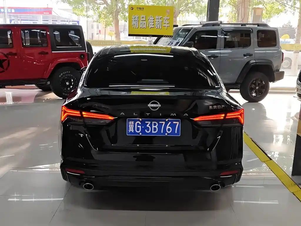 Teana 天籁 2025款 2.0 L SV 黑金版