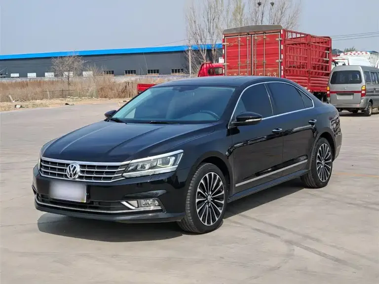 Volkswagen Passat 380 TSI DSG Royal
