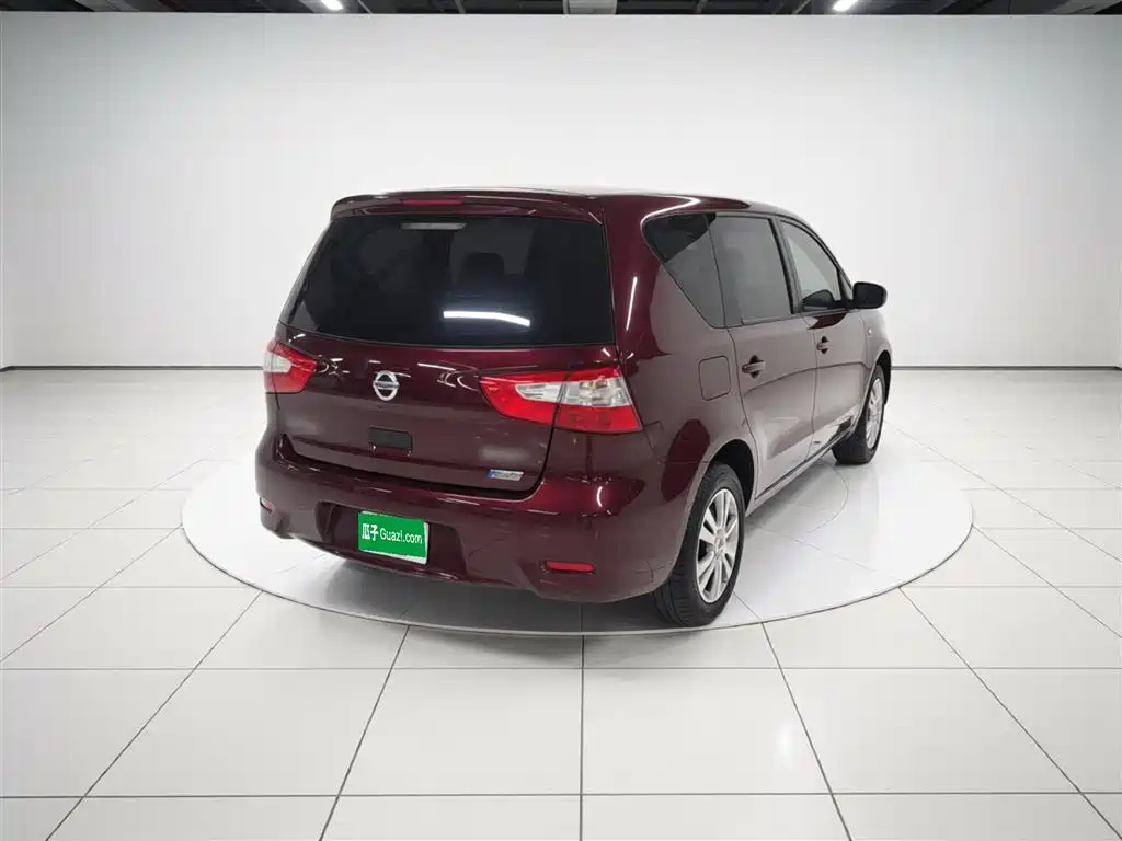 Livina 1.6 XE CVT Comfort