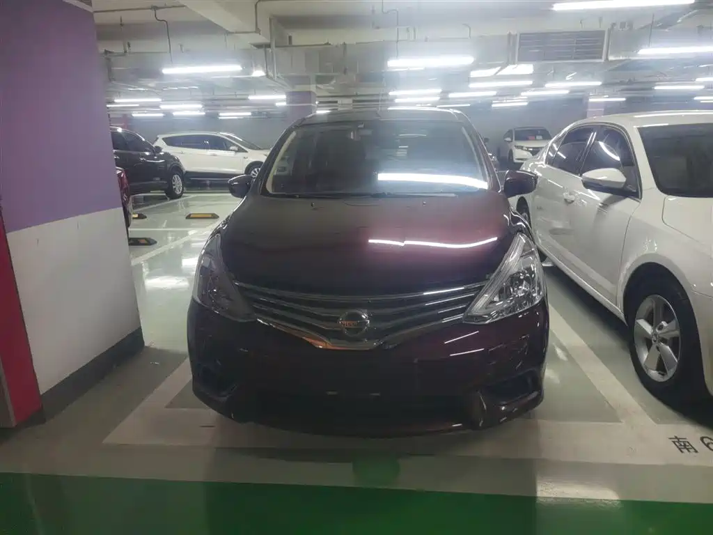 Livina 1.6 XE CVT Comfort