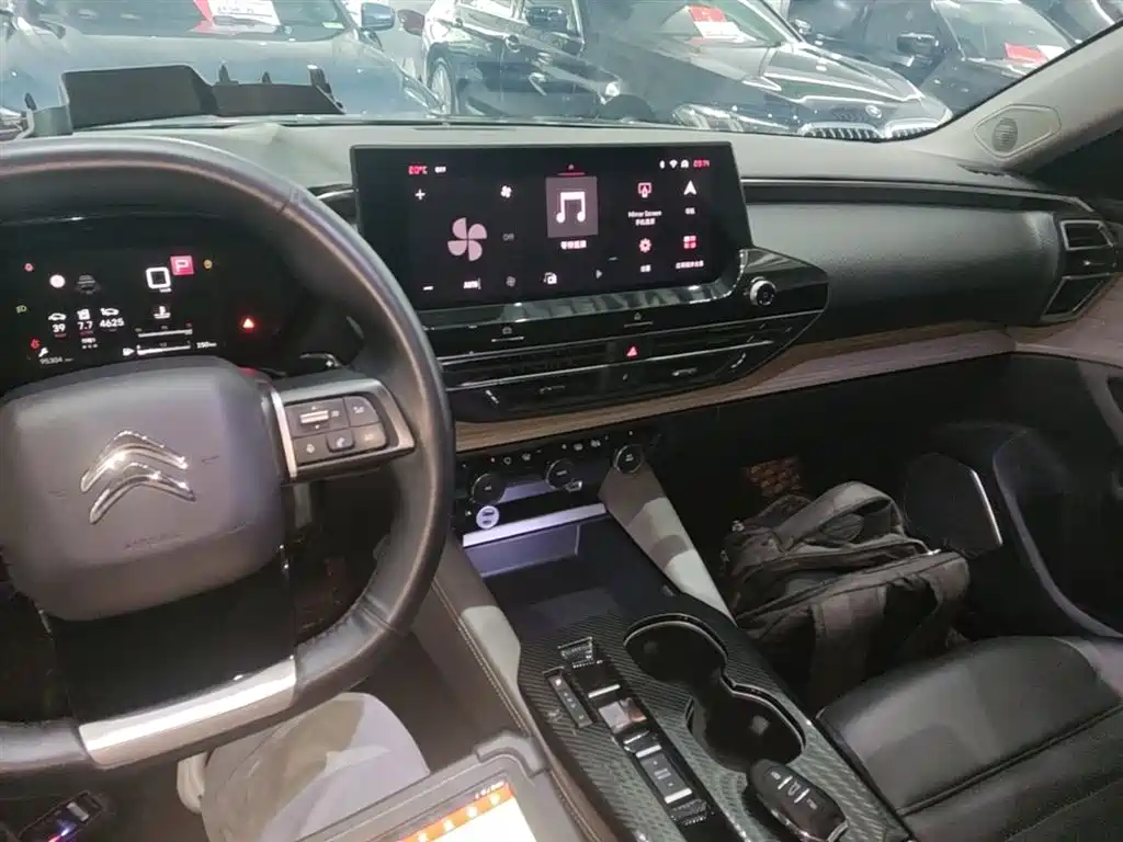 C5 X 凡尔赛C5 X 2021款 1.6 T 势不凡