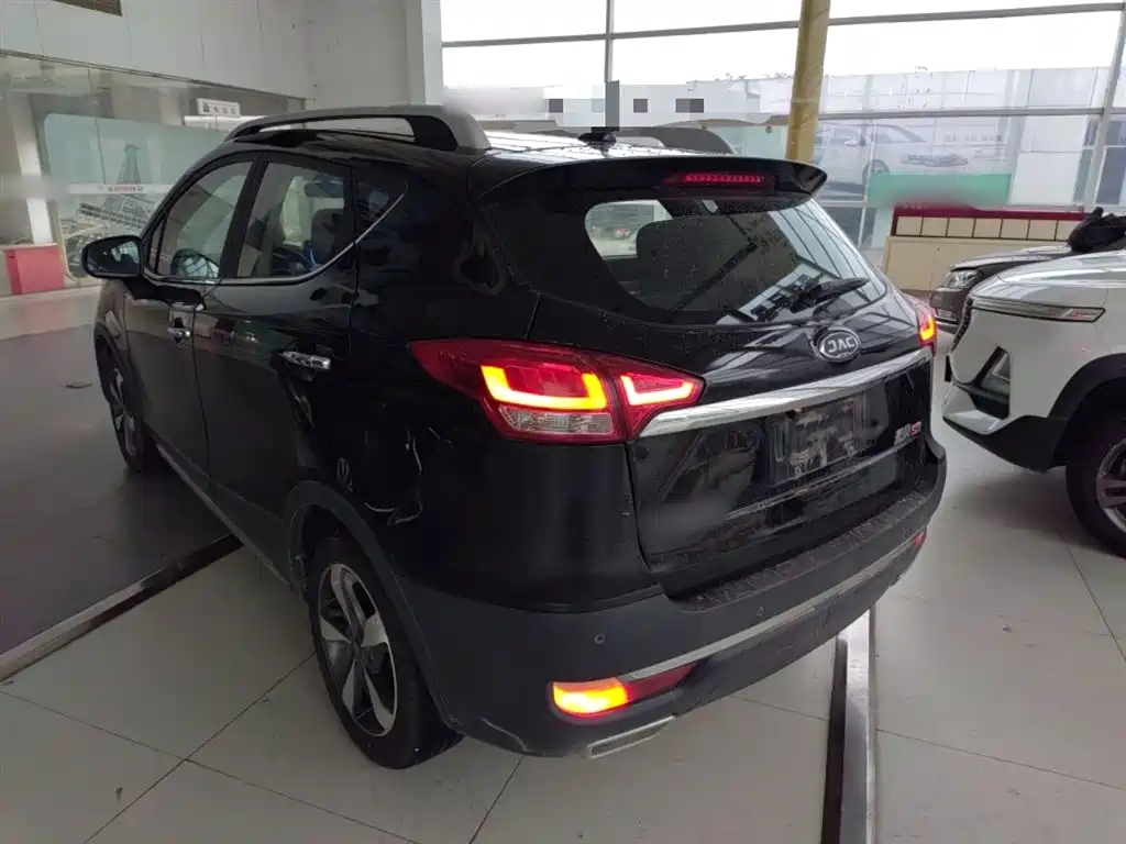 Refine S3 1.5 L Manual Luxury