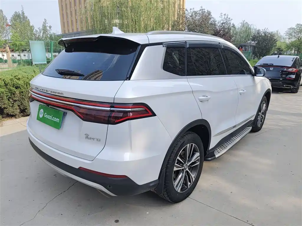 Song Pro 1.5 T Auto Luxury