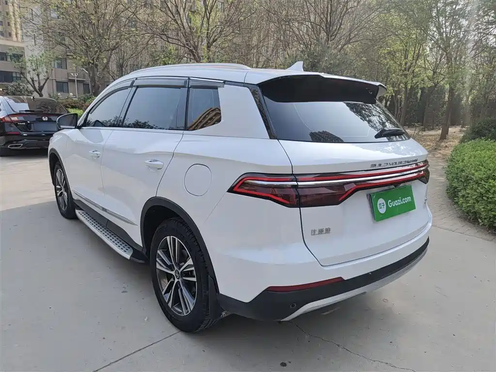 Song Pro 1.5 T Auto Luxury