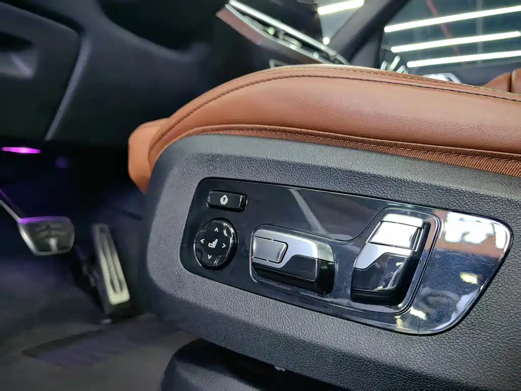 BMW X7 xDrive40 i Premium Luxury Package