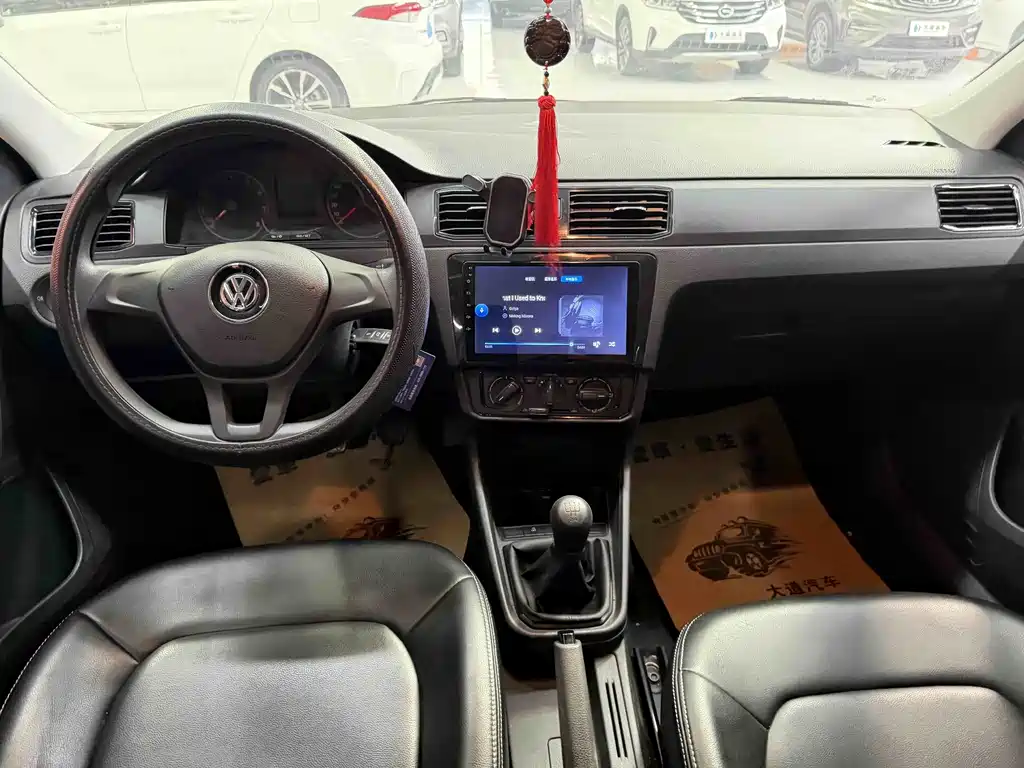 Santana 1.5 L Manual Style