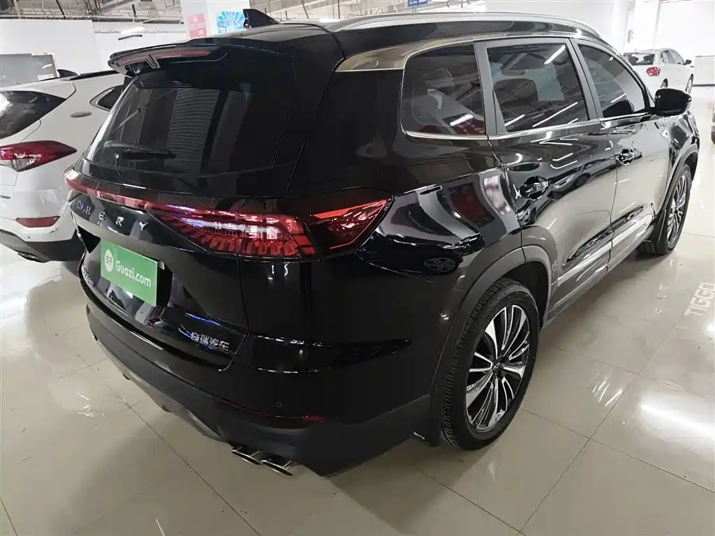 Tiggo 8 PRO Champion 390 T 2 WD Peak 5-seat