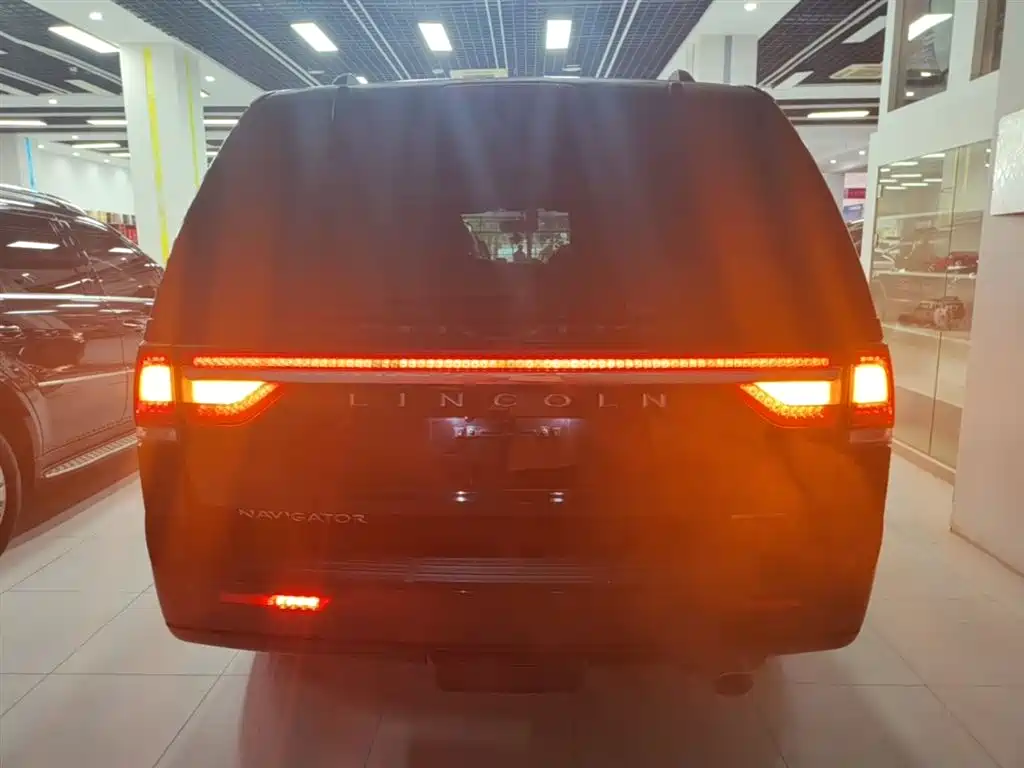Navigator 3.5 T AWD