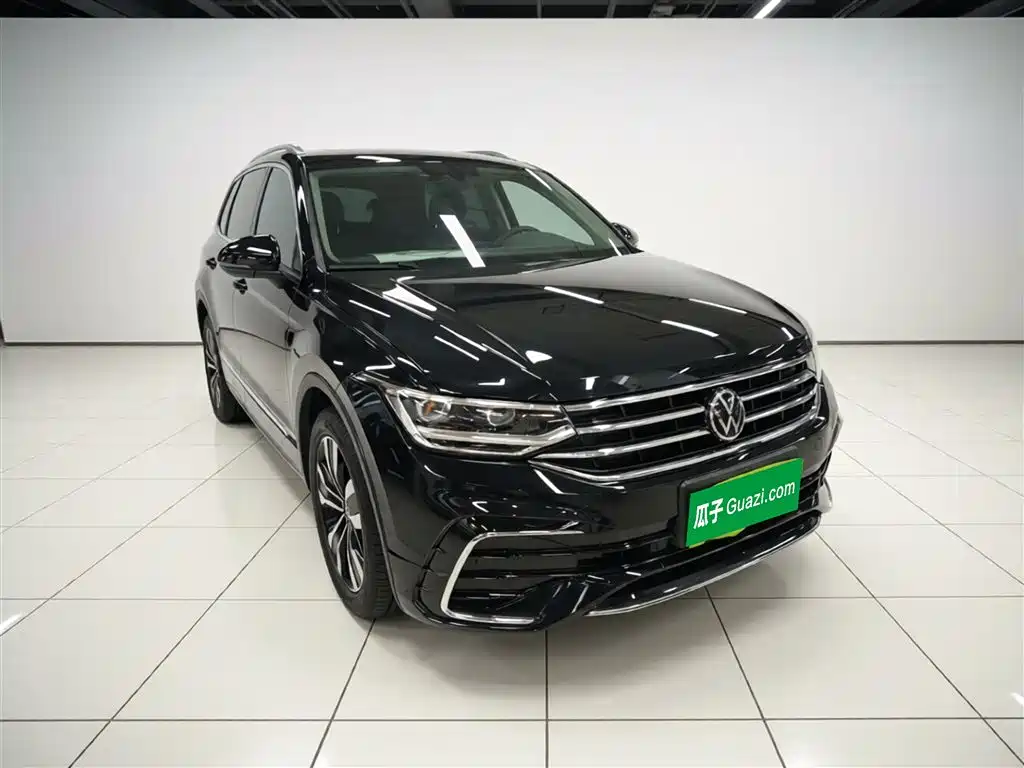 Tiguan L Outstanding 330 TSI Auto 2 WD R-Line Dragon Shine