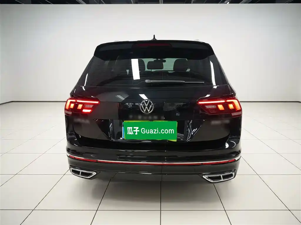 Tiguan L Outstanding 330 TSI Auto 2 WD R-Line Dragon Shine