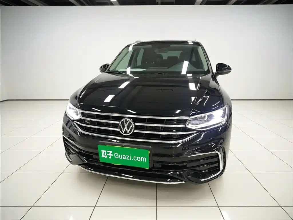 Tiguan L Outstanding 330 TSI Auto 2 WD R-Line Dragon Shine