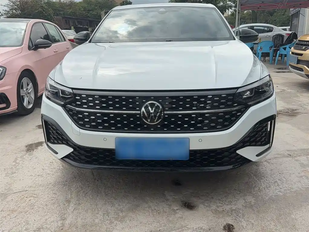 Lavida 300 TSI DSG Starry Sky Leading