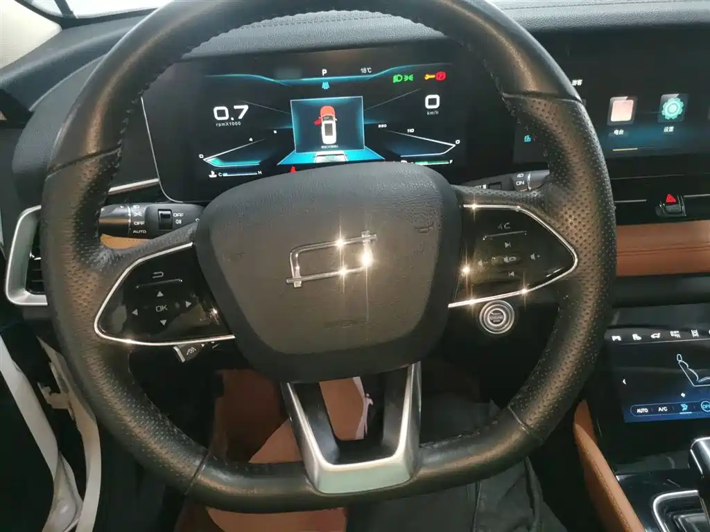 Besturn T99 奔腾T99 2023款 2.0 T 自动尊贵型