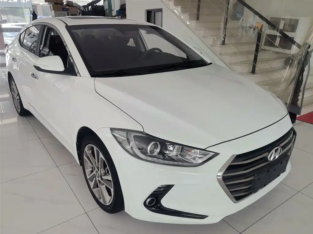 Elantra 1.6 L Auto Smart Dazzle · Elite