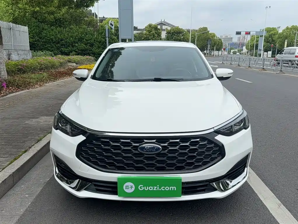 Escort 1.5 L Auto Diamond