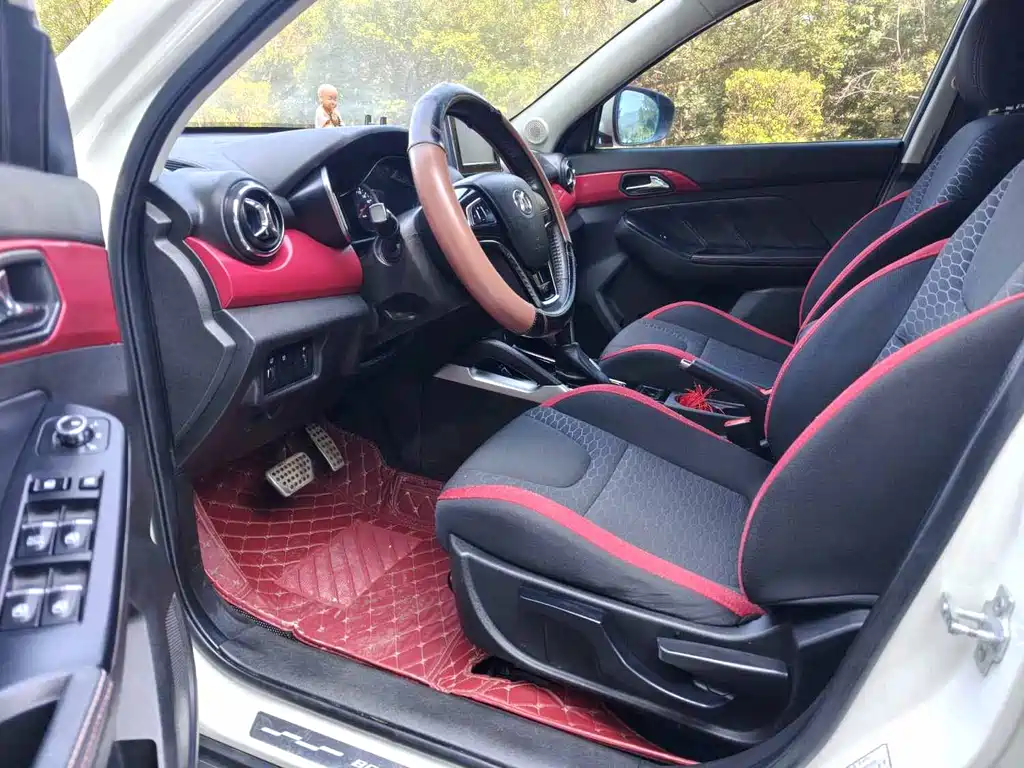 Senova X35 绅宝X35 2016款 1.5 L 自动精英版
