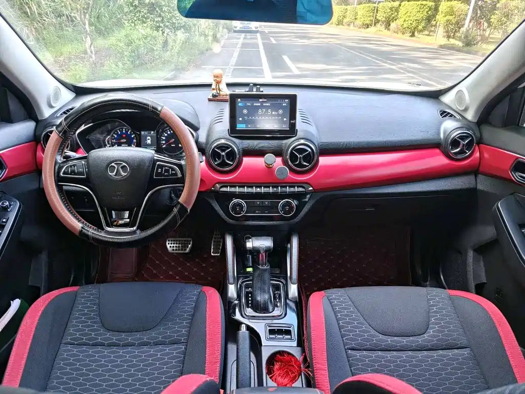 Senova X35 绅宝X35 2016款 1.5 L 自动精英版