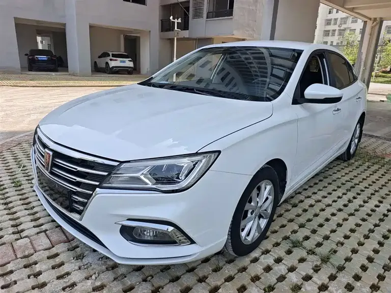 Roewe i5 1.5 L Manual 4 G Connected Leading Luxury