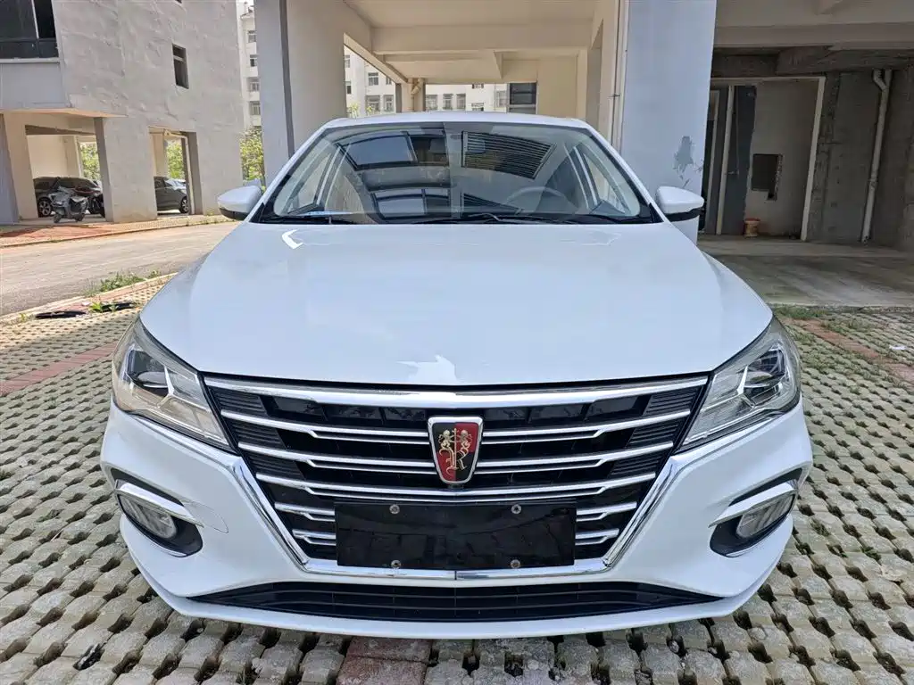 Roewe i5 1.5 L Manual 4 G Connected Leading Luxury