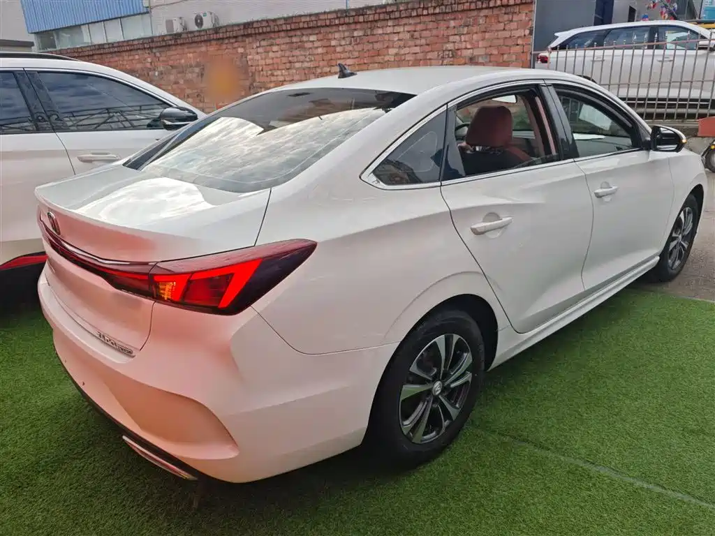 Eado PLUS Blue Whale NE 1.4 T GDI DCT Distinguished