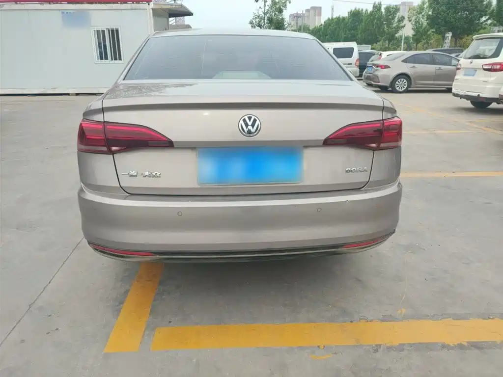 Bora 1.5 L Auto Comfort