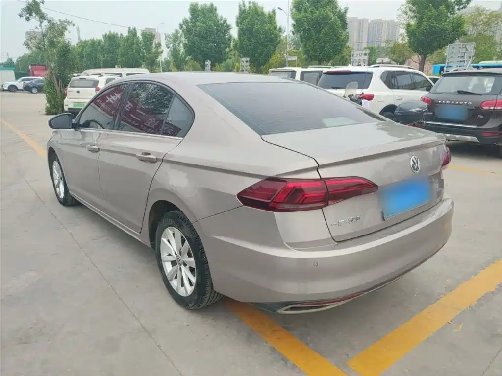 Bora 1.5 L Auto Comfort