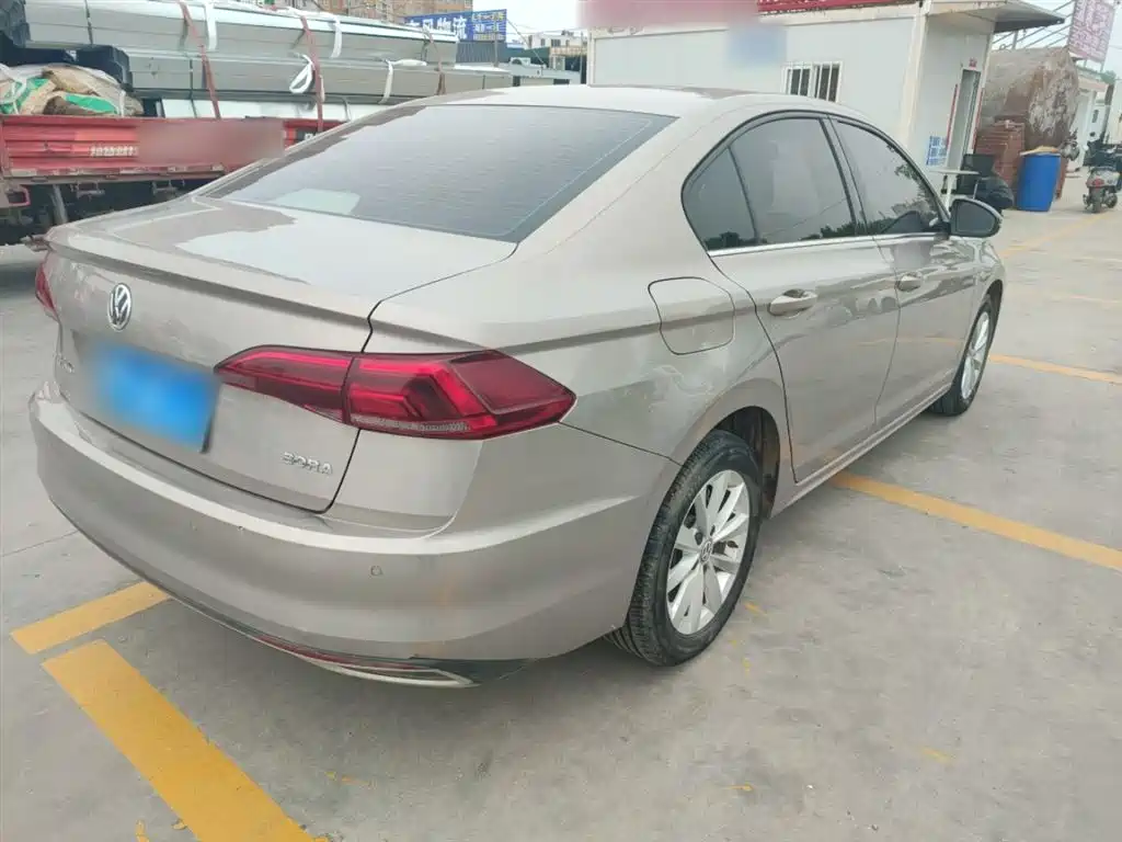Bora 1.5 L Auto Comfort
