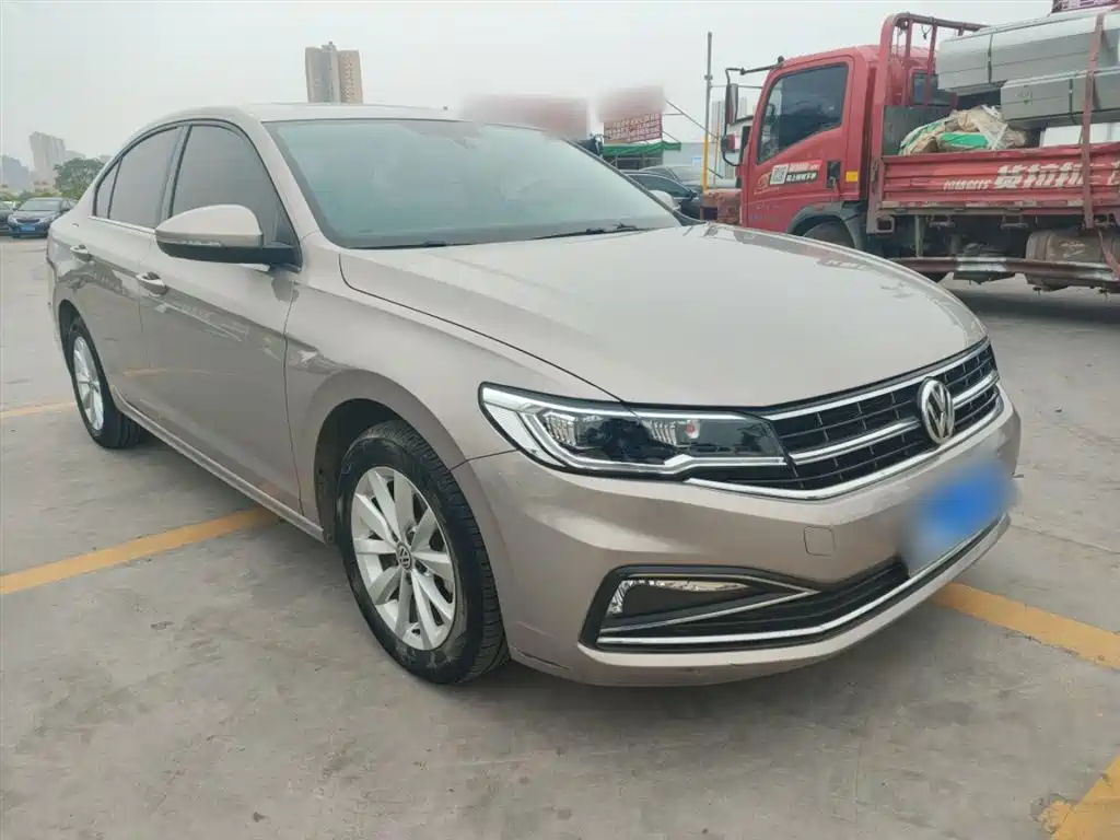 Bora 1.5 L Auto Comfort